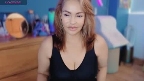 Queen And King online show from 15, 2, 2025