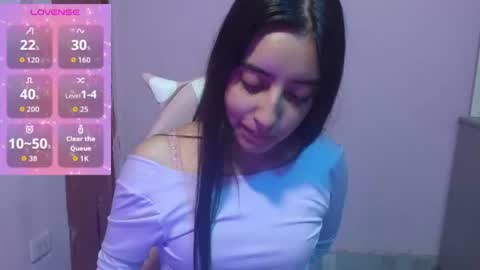 Snapshot of quee_tiana chatting on 31, 7, 2026 your princess online show from 31, 7, 2026