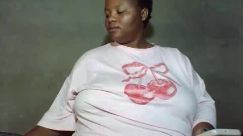 queen2302 online show from 28, 4, 2026