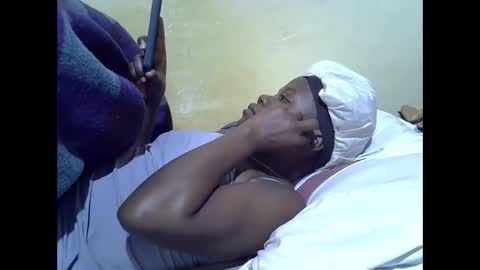 Snapshot of queen_darling3 chatting on 28, 11, 2025 Gentrix online show from 28, 11, 2025