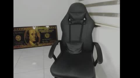 queen_findom1 online show from 13, 3, 2026