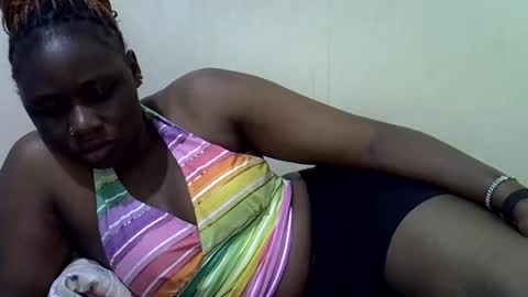Snapshot of queen_leilla chatting on 18, 6, 2026 queen_leilla online show from 18, 6, 2026