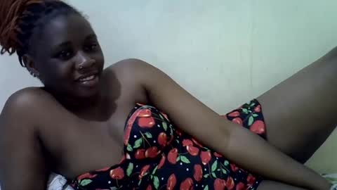 Snapshot of queen_leilla chatting on 25, 6, 2026 queen_leilla online show from 25, 6, 2026