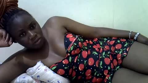 Snapshot of queen_leilla chatting on 28, 6, 2026 queen_leilla online show from 28, 6, 2026