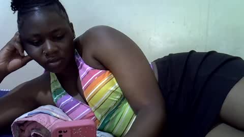 Snapshot of queen_leilla chatting on 12, 7, 2026 queen_leilla online show from 12, 7, 2026