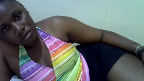 Snapshot of queen_leilla chatting on 25, 7, 2026 queen_leilla online show from 25, 7, 2026
