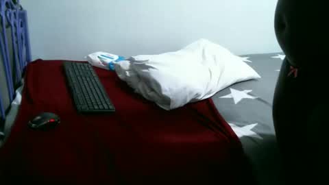 Snapshot of queen_mah chatting on 12, 9, 2025 Queen online show from 12, 9, 2025