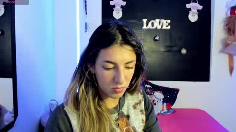 queen_natttyy online show from 3, 1, 2025