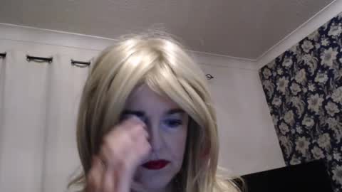 Snapshot of queen_of_the_deck chatting on 19, 7, 2026 Topaz blue dreamo989n999 online show from 19, 7, 2026