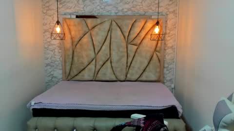 Snapshot of queen_perla_ chatting on 8, 1, 2025 online show from 8, 1, 2025