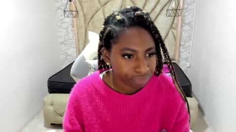 Snapshot of queen_perla_ chatting on 9, 1, 2025 online show from 9, 1, 2025