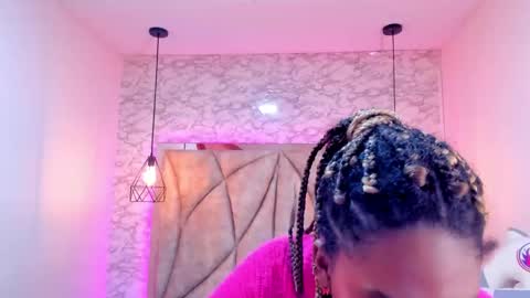 Snapshot of queen_perla_ chatting on 9, 1, 2025 online show from 9, 1, 2025