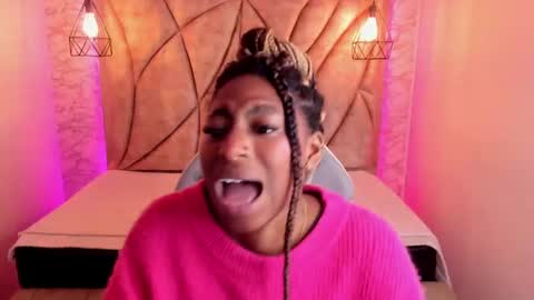 Snapshot of queen_perla_ chatting on 22, 1, 2025 online show from 22, 1, 2025