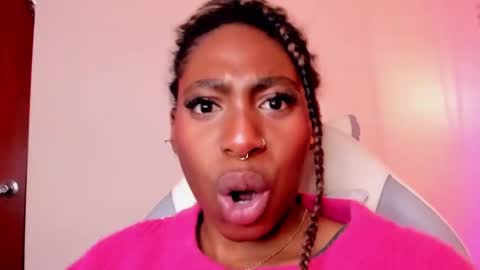 Snapshot of queen_perla_ chatting on 22, 1, 2025 online show from 22, 1, 2025