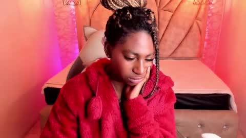 Snapshot of queen_perla_ chatting on 2, 2, 2025 online show from 2, 2, 2025