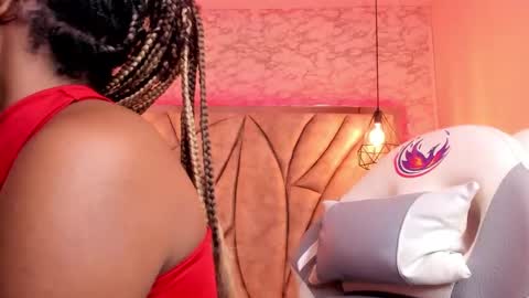 Snapshot of queen_perla_ chatting on 14, 2, 2025 online show from 14, 2, 2025