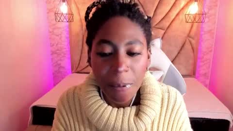 Snapshot of queen_perla_ chatting on 23, 2, 2025 online show from 23, 2, 2025