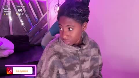 Snapshot of queen_perla_ chatting on 5, 10, 2025 online show from 5, 10, 2025