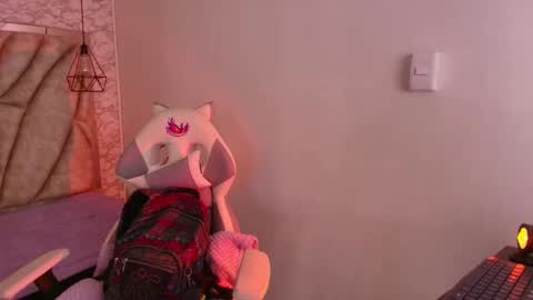 Snapshot of queen_perla_ chatting on 24, 11, 2025 online show from 24, 11, 2025