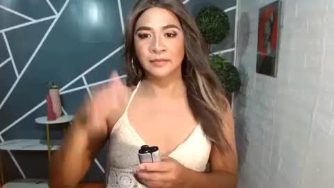 queen_tracy online show from 10, 6, 2026
