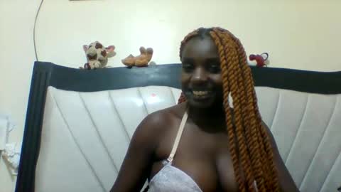 Snapshot of queen_wow2 chatting on 16, 9, 2025 queen online show from 16, 9, 2025