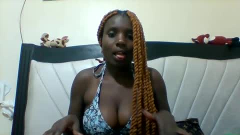 Snapshot of queen_wow2 chatting on 20, 9, 2025 queen online show from 20, 9, 2025