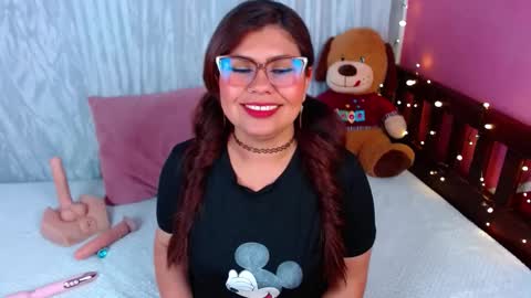 Queenamazon  online show from 28, 10, 2025