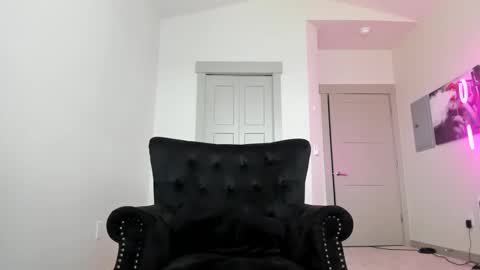 Snapshot of queenb2626 chatting on 7, 1, 2025 Queen Blaire online show from 7, 1, 2025