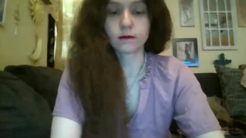 queencrimsonlvx online show from 12, 4, 2026