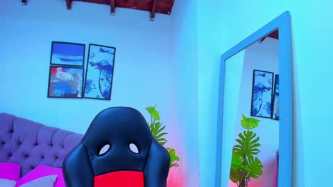 Queen online show from 1, 2, 2025