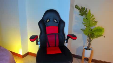 Snapshot of queengrett chatting on 21, 5, 2026 Queen online show from 21, 5, 2026