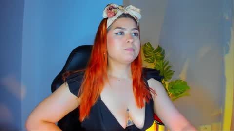 Snapshot of queengrett chatting on 7, 6, 2026 Queen online show from 7, 6, 2026