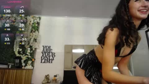 QUEENJEENN online show from 6, 1, 2025