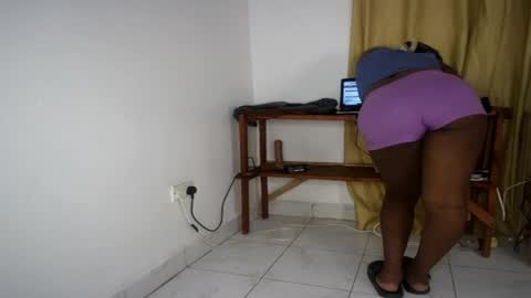 Snapshot of queenkiah chatting on 12, 4, 2026 Nina online show from 12, 4, 2026