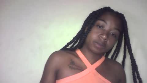 queennaya online show from 5, 8, 2026