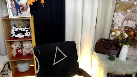 Mikka online show from 22, 2, 2025