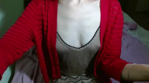 queenoftenderness online show from 4, 1, 2025