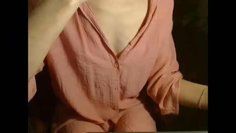 queenoftenderness online show from 27, 2, 2025