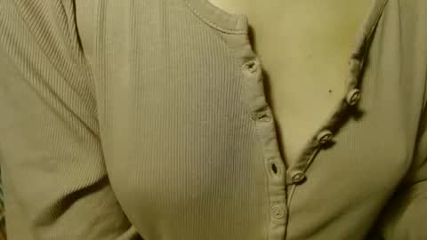 queenoftenderness online show from 28, 4, 2026