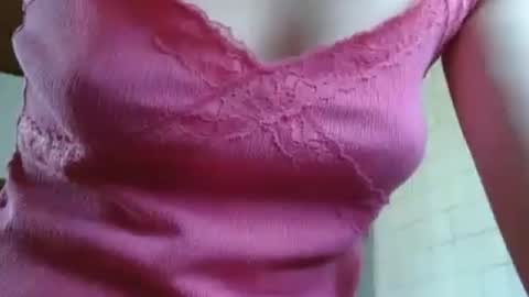 queenoftenderness online show from 22, 6, 2026