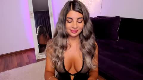 Queennofyuredreams online show from 8, 8, 2026