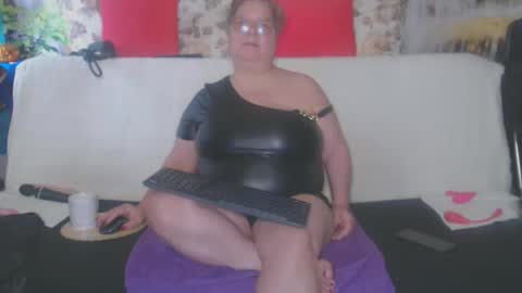 QueenPammy online show from 15, 10, 2025