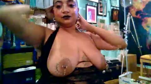 Queen Hilarity online show from 3, 2, 2026