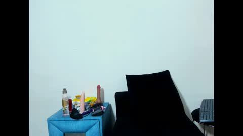 Snapshot of queenstarhyl chatting on 16, 5, 2026 queenstarhyl online show from 16, 5, 2026
