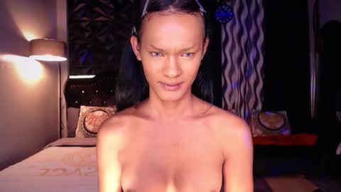 Snapshot of queenvalentinats chatting on 3, 1, 2025 ValentinaMoone online show from 3, 1, 2025