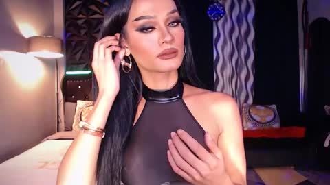 Snapshot of queenvalentinats chatting on 3, 1, 2025 ValentinaMoone online show from 3, 1, 2025