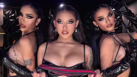 Snapshot of queenvalentinats chatting on 3, 2, 2025 ValentinaMoone online show from 3, 2, 2025