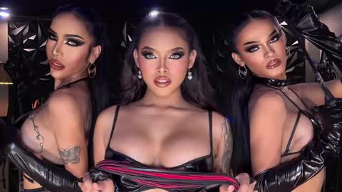 Snapshot of queenvalentinats chatting on 3, 2, 2025 ValentinaMoone online show from 3, 2, 2025