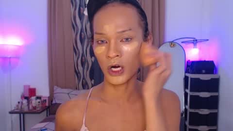 Snapshot of queenvalentinats chatting on 1, 3, 2025 ValentinaMoone online show from 1, 3, 2025