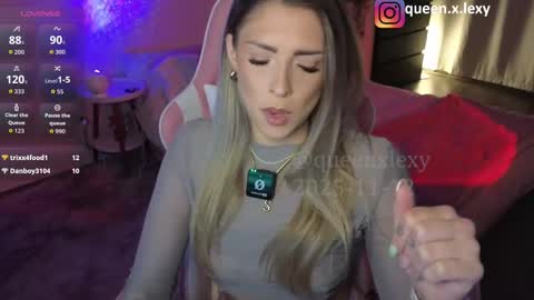 Snapshot of queenx_lexy chatting on 12, 11, 2025 queenx_lexy online show from 12, 11, 2025
